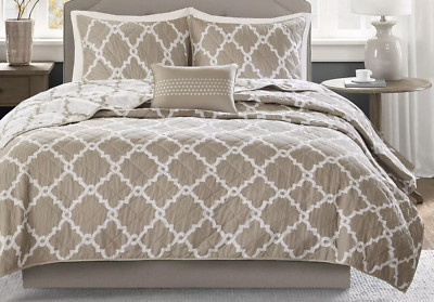Madison Park Coverlet 4-Piece SET King /Cal King Reversible Quilt Tan White Geo-image