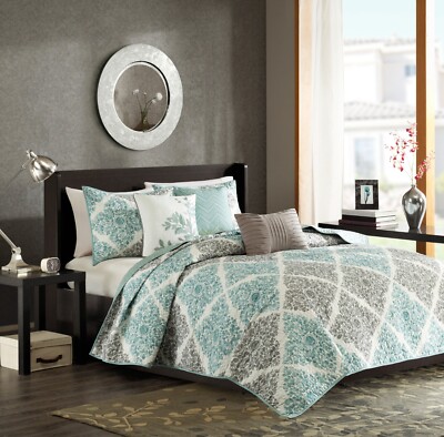 Madison Park Claire 6 Piece Printed Quilt Set with Throw Pillows-image
