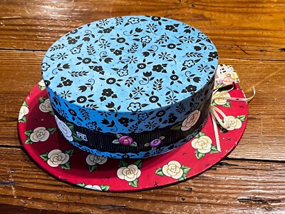 MARY ENGELBREIT PUNCH STUDIO HAT SHAPED BOX, SEEDS OF LOVE, 2000-image