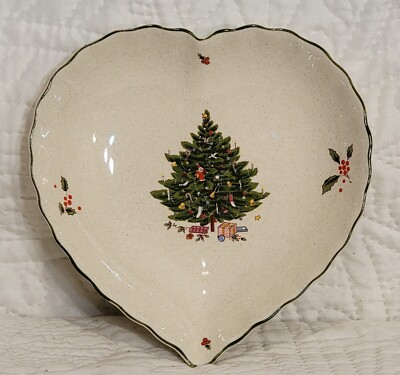Studio Nova Holiday Season Pattern Heart Shaped Plate-6.5