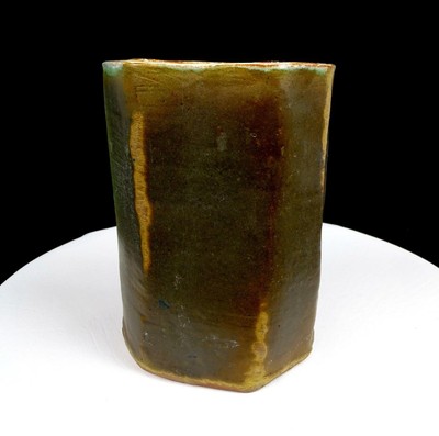 STUDIO ART POTTERY SIMS SIGNED GREENISH BROWN HEPTAGON SHAPED 7