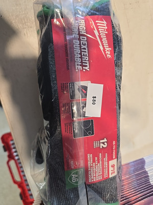 Milwaukee Tool 48-73-7002B Cut Protection Dipped Gloves, A6 Cut Level, Size L-image