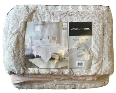 Madison Park Gia Soft Reversible Faux-Fur 3-Pc. Comforter Set FULL / QUEEN Pink-image
