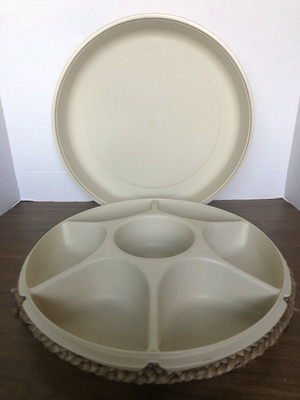 TUPPERWARE Serving Center 6-Part Divided Party Veggie Snack & Dip Tray 1665 1667-image
