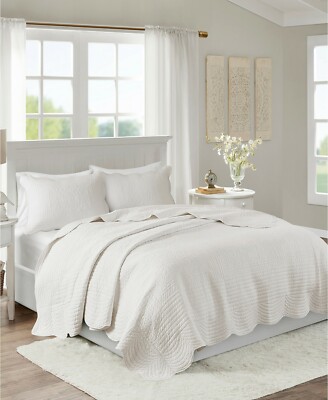 Madison Park Tuscany 3-Piece Full/Queen White Coverlet Set T4102102-image