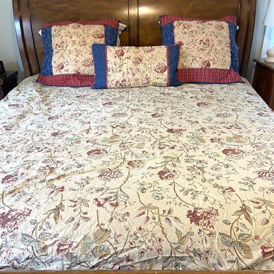 Pottery Barn Queen Size Duvet and Shams Bedding 4 Piece Set Cream Floral-image