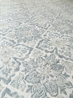 Lovely King Duvet Pretty Colors 105x94 Pottery Barn?? Hidden Button Closure-image