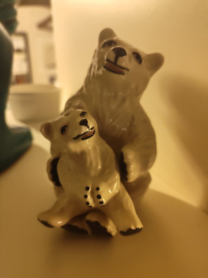 Ceramic Arts Studio Polar Bear Mom & Baby Salt & Pepper Shakers Set-image