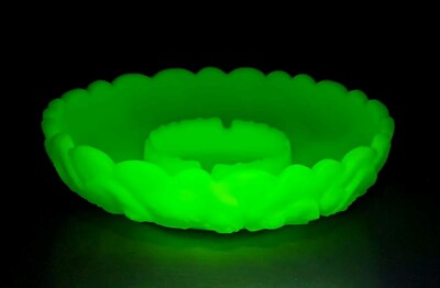 Uranium Glass Ashtray: Fenton Custard Waterlily Large 8.5” Bowl Vintage 1970 EUC-image