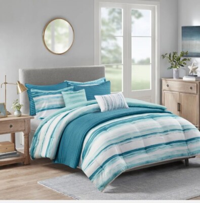 Madison Park Marina 8 Piece Printed Seersucker Comforter and Coverlet Set. King -image