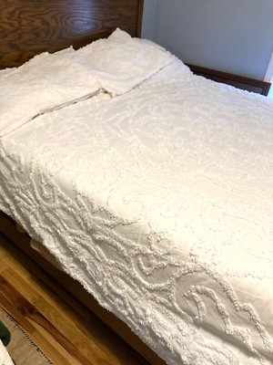 Queen Size Madison Park Laetitia White Chenille Comforter/2 Shams  Shabby Chic-image