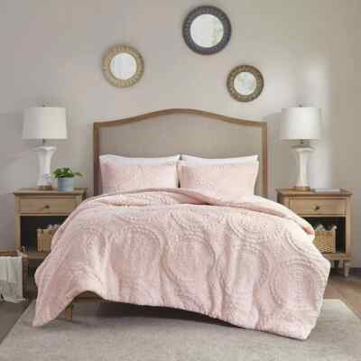 MADISON PARK DOWN ALTERNATIVE ULTRA PLUSH FAUX FUR KING/CALKING COMFORTER SET-image