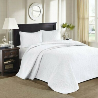 Madison Park  Quilt Set Damask WHITE COLOR, King/Cal King NIP   -image
