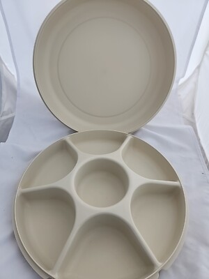Vintage TUPPERWARE Divided Vegetable Chip Dip PARTY TRAY w/ Lid-image