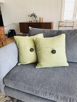 EUC POTTERY BARN Textured Linen Pillow Cover Square Button Closure Green 18