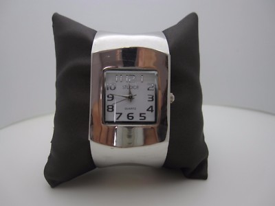 Women's Studio Quartz  Analog Dial Watch (A227)-image