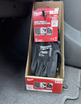 MILWAUKEE - Black Nitrile Level A1 Cut Resistant Dipped Work Gloves 9