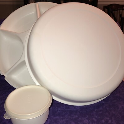 Tupperware : Divided Veggie & Dip Serving Tray with Lid; White, Complete-image