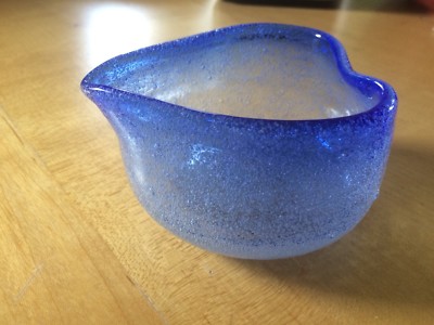 Studio Art Glass Heart Shaped Blue Bowl Bubble MINT COND 2” x 3.5” x 3.75”-image