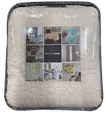 Madison Park Quebec Reversible Quilt Set Damask Design - Size King-image