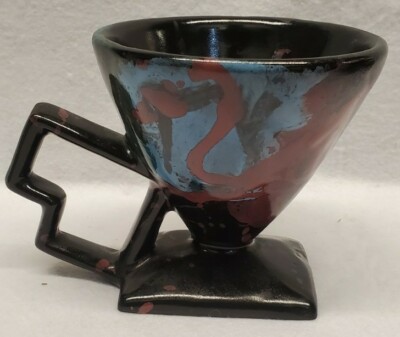 VINTAGE CHARLES NALLE STUDIO ABSTRACT SHAPED PEDESTAL MUG-image