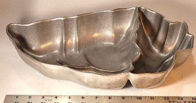 Wilton Armetale Divided Large Leaf Chili Pepper Chip Dip Serving Bowl 15 x 9 x 3-image