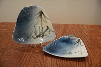 Set of 2: ANN ELIZABETH Studio Pottery Fan Shaped Sushi Dishes, Blue & White-image