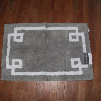 Madison Park Geometric Cotton Tufted Bath Rug Gray 20