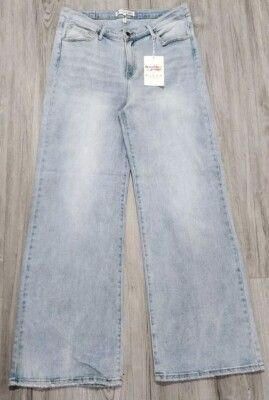 Risen Freckled Poppy Jeans Women's 2XL Dipped V Wide Leg Light Wash Denim NWT-image