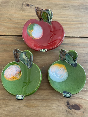 Studio Pottery Apple Shaped Footed Ceramic Teabag/spoon Holder Artist Signed-image