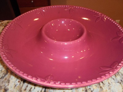 Signature Sorrento Debby Segura burgundy/beaujolais chip 'n dip plate dish mint!-image