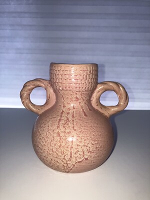Vtg Pink Ceramic Vase With Ring Shaped Double Handles & Decorative Twist 4.75”-image