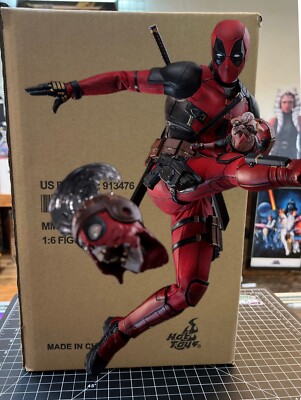 Hot Toys Deadpool MMS746 SEALED 1/6 Scale Action Figure Marvel Wolverine-image