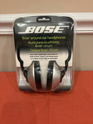 Brand new Bose audio around-ear headphones - 41213-image