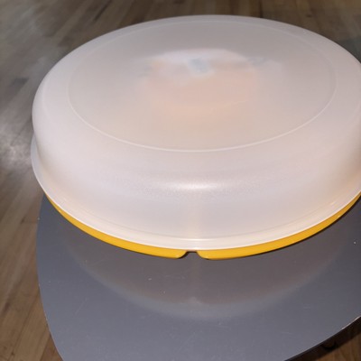 Tupperware Large Serving Center 13.75