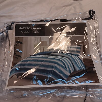 Madison Park Comforter Set Queen size 3-Piece Set (Blue and White)-image
