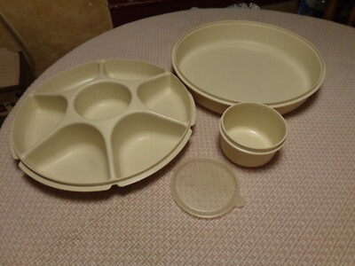 Vintage Tupperware Divided Veggie Fruit Dip Snack Party Tray 1666-2 w Lid EUC-image