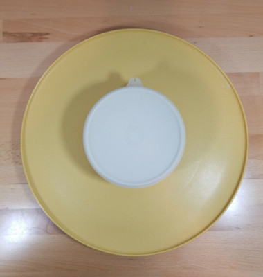 Vintage Tupperware Dip-n-Serve Chip And Dip Veggie Tray Bowl with lid Party Tray-image