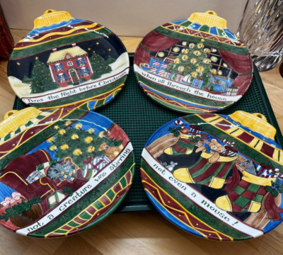 Portmeirion Studio A Christmas Story (4) Ornament Shaped Plates Susan Winget-image