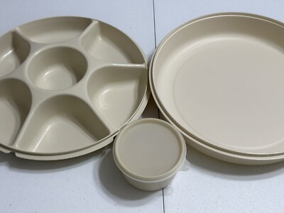 TUPPERWARE Serving Center 6-Part Divided Party Veggie Snack & Dip Tray 1665 1667-image