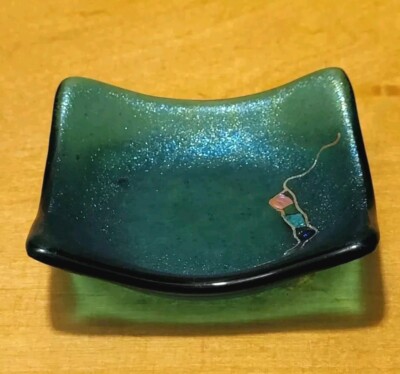 Studio Art Glass Trinket Dish Handkercheif Square Iridescent 3.5” Green Signed -image