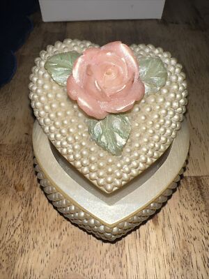 Pre-Owned Studio Nova Vintage Porcelain Pearl Rose Heart Shaped Trinket Box Lid-image