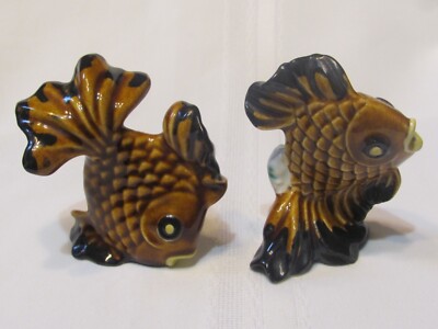 VINTAGE POTTERY MADISON CERAMIC ARTS STUDIO FISH SALT & PEPPER SHAKERS-image