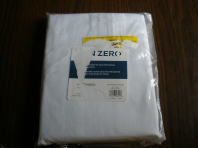 NEW White Sun Zero Cyrus Thermal 100 Blackout Tab Curtain Panel 40