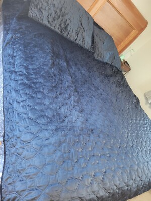 Madison Park Navy  Blue Velvet 3-Piece King Comforter Set - NEW-image