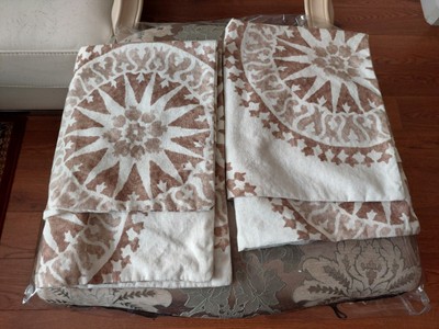 Pottery Barn 2 Tan Beige Linen Cotton Quilted Standard Shams Mandala Boho 26