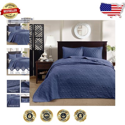Quebec Reversible Quilt Set in Navy, Lightweight All-Season Bedding - Full Size-image
