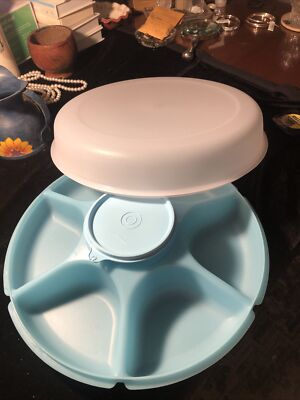 Tupperware Divided Vegetable Fruit Chip Dip Server w/ Lid 1665 Opaque Blue-image