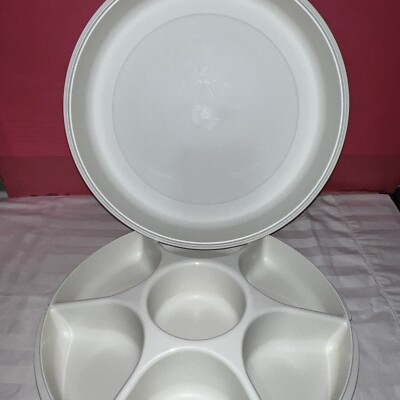 Vintage Tupperware Chip Dip Snack Serving Tray with Lid 1665 Party Veggie Tray-image