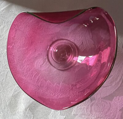 Heart Bowl 6” Pink Studio Art Glass Blown W/Green Edge Clear Pedestal Signed Vtg-image